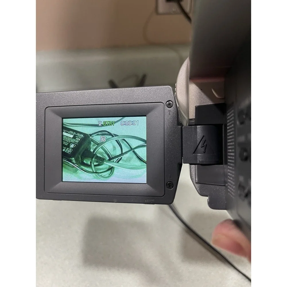 Sony Handycam Vision CCD-TRV108 Video Hi8 Camcorder 460x Digital Zoom 2002 Works